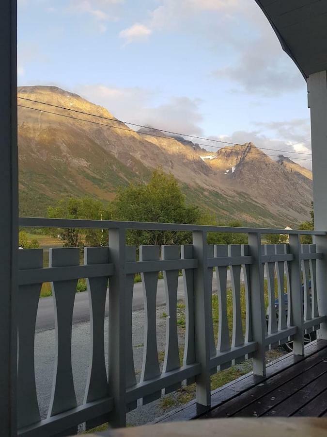 Lyngsalpan Cruise Lodge - Rodtinden Nord-Lenangen Kültér fotó