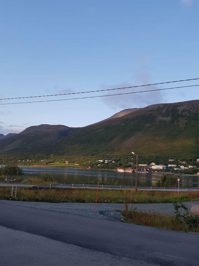 Lyngsalpan Cruise Lodge - Rodtinden Nord-Lenangen Kültér fotó